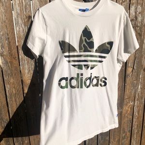 Adidas classic oversized tee